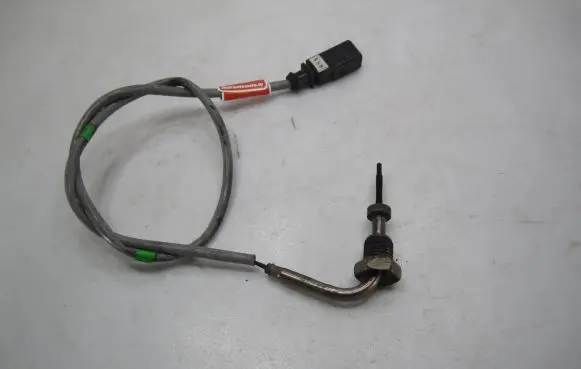 Volkswagen Caddy Exhaust gas temperature sensor 04L906088EE