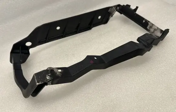 Headlight/headlamp mounting bracket