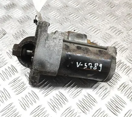 Opel Vivaro Starter motor 233002889R