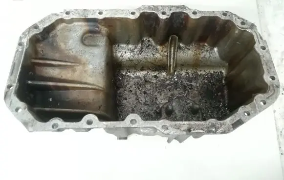 Volkswagen Golf V Oil sump 03c103603s