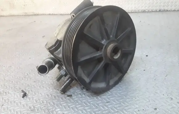 Ford Mondeo MK IV Power steering pump A913A696CA