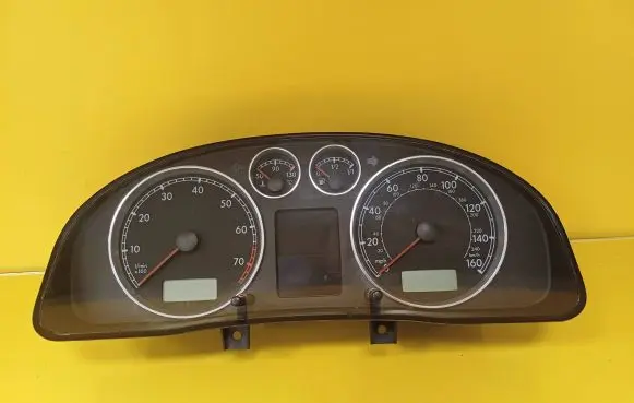 Volkswagen PASSAT B5.5 Speedometer (instrument cluster) 3B0920927