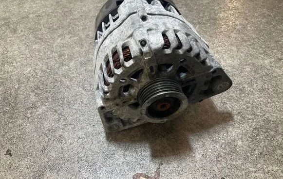 Mercedes-Benz Sprinter W907 W910 Generator/alternator A0009063903