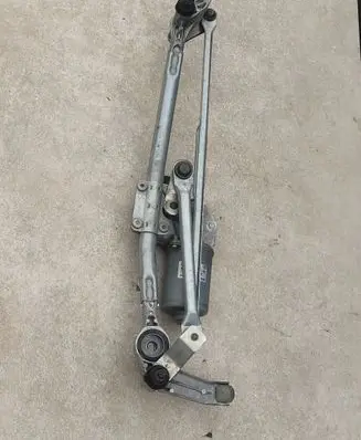 BMW 3 E90 E91 Front wiper linkage and motor 6978263 404959 4877153