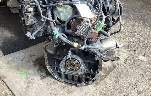 Renault Laguna III Engine M9RN744 15030104 8201020423