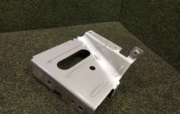 Renault Master III Fender mounting bracket 03G37490R