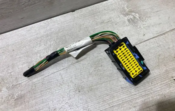 Dacia Sandero III Front door wiring loom/harness boot 