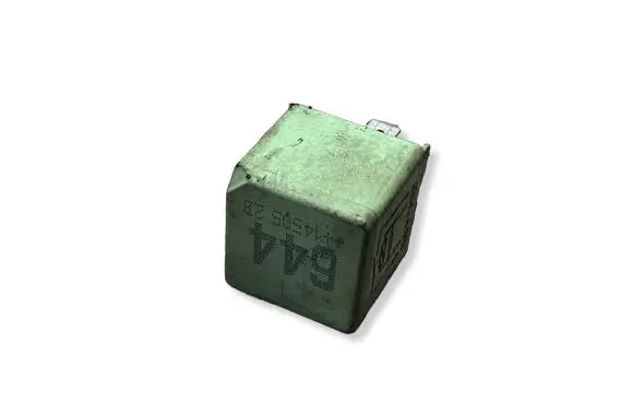 Volkswagen PASSAT B8 Other relay 4H0951253 644