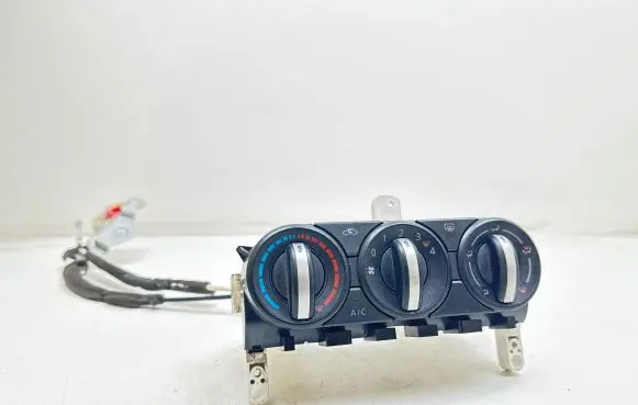 Nissan Qashqai Climate control unit 8F25