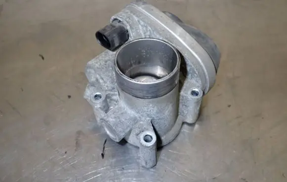 Volkswagen Polo IV 9N3 Electric throttle body valve 036133062N