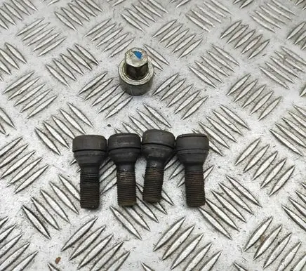 BMW 6 F12 F13 Anti-theft wheel nuts and lock 2453961
