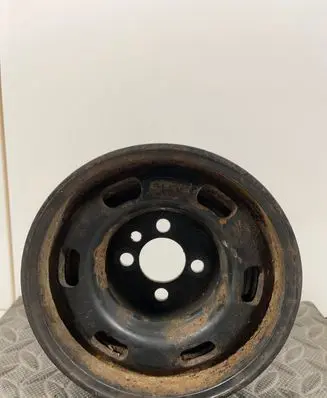 Volkswagen PASSAT B5.5 Crankshaft pulley 06B105243D