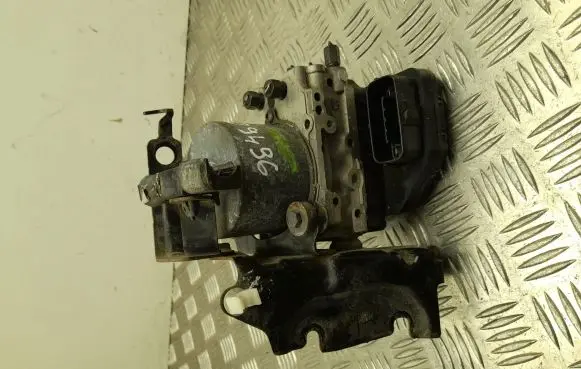 Mazda 6 ABS control unit/module GHR1437A0