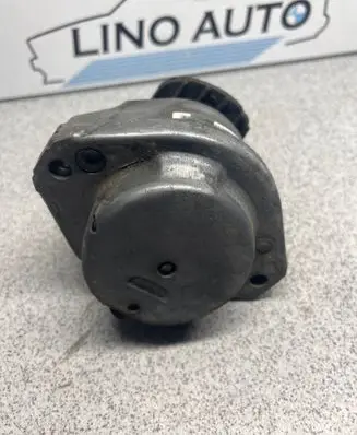 Engine mount bracket