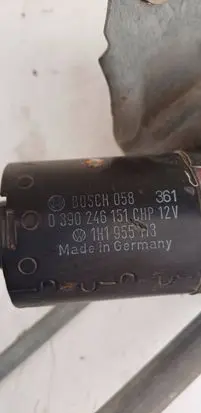 Volkswagen Golf III Wiper motor 1H1955113 0390246151