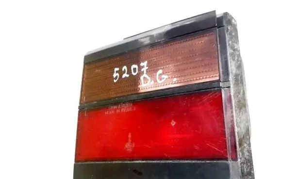 Volkswagen PASSAT B3 Tailgate rear/tail lights 333945107