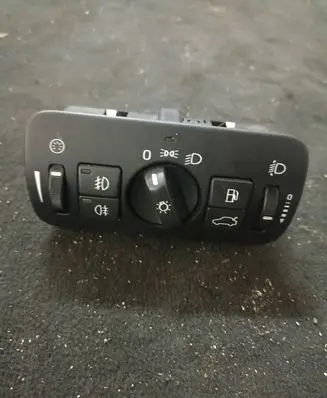 Volvo V70 Light switch 30739415 04066302