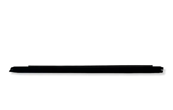 Toyota Yaris Cross Rubber seal front door window/glass 