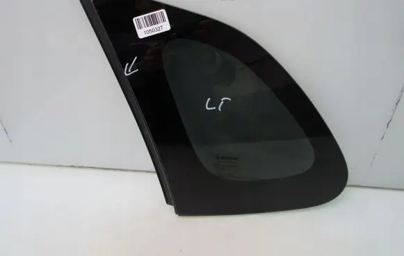 Suzuki SX4 S-Cross Front triangle window/glass SCROSS