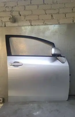 Toyota Verso Front door