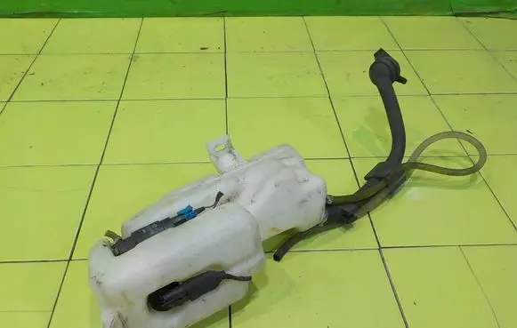 BMW 3 E30 Windshield washer fluid reservoir/tank PP36