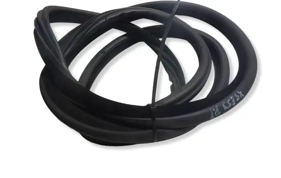 BMW X5 E53 Rubber seal rear door 8402585