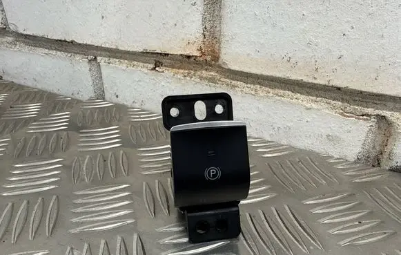 Alfa Romeo Giulia Hand parking brake switch 01561182110