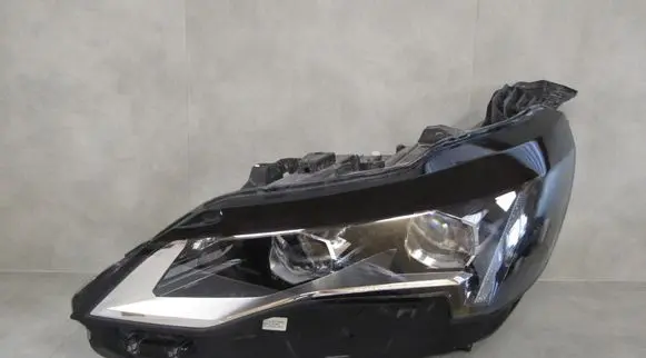 Peugeot 3008 II Headlight/headlamp 9836230680