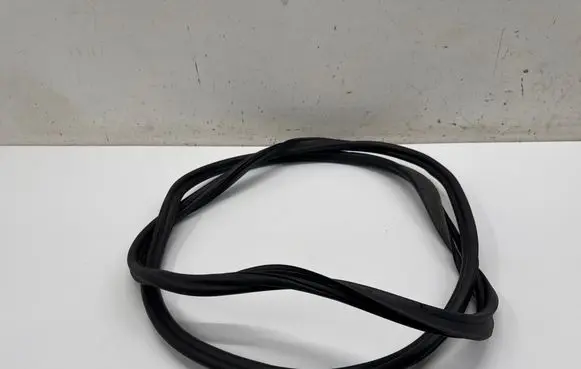 Cupra Leon Trunk rubber seal (body) 5FA827705C