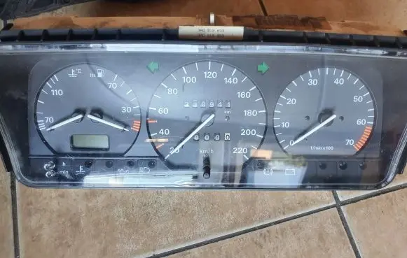 Volkswagen PASSAT B4 Speedometer (instrument cluster) 3A0919059 3A0919033