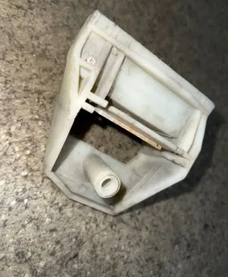 Radiator mount bracket