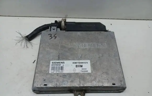 Renault Megane I Engine control unit/module 7700867273 S111730121A 7700101923