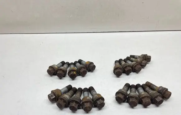 Audi Q7 4M Nuts/bolts 