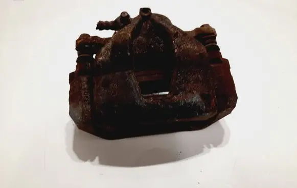 Front brake caliper