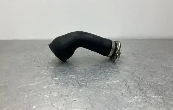 BMW 5 F10 F11 Intercooler hose/pipe 7575407