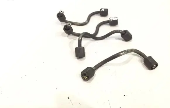 Fuel injector supply line/pipe