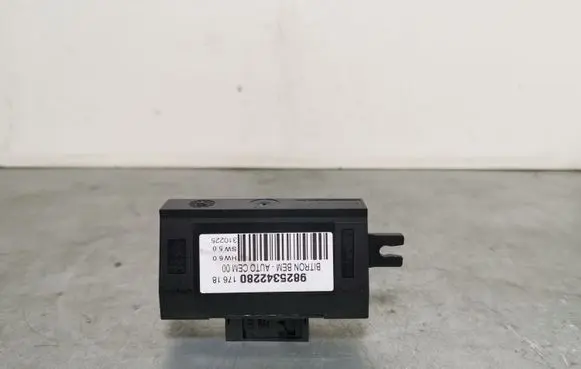 Peugeot 5008 Other control units/modules 9825342280