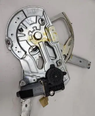 Volvo S60 Front door window regulator motor 101353XXX