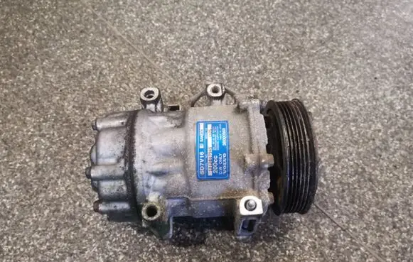 Volvo V50 Air conditioning (A/C) compressor (pump) 36000989 1212807945