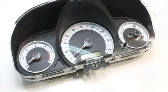 KIA Ceed Speedometer (instrument cluster) 940031H151