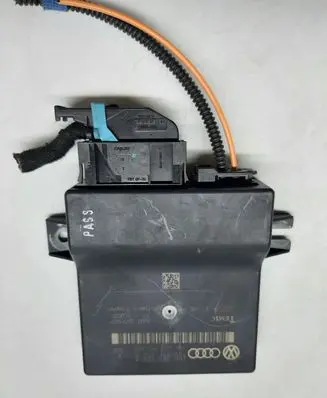Audi A6 S6 C6 4F Gateway control module 4L0907468A