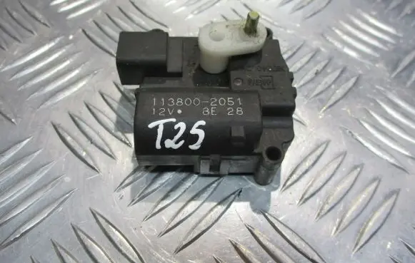Toyota Avensis T250 Central body control module 113800-2051