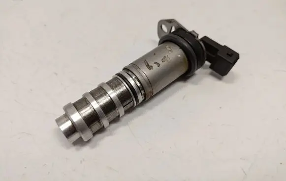 BMW X5 F15 Camshaft vanos timing valve 8605123 11368605123 11367585776
