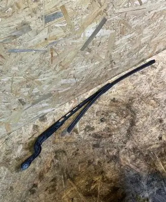 Audi A6 S6 C6 4F Front wiper blade arm 4F1955409
