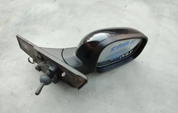 Chevrolet Spark Manual wing mirror E4023136