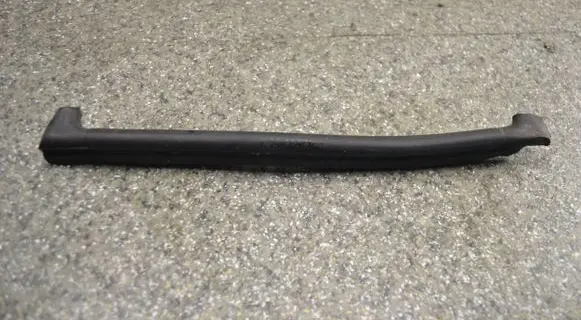 BMW 3 E46 Engine compartment rubber 82158941