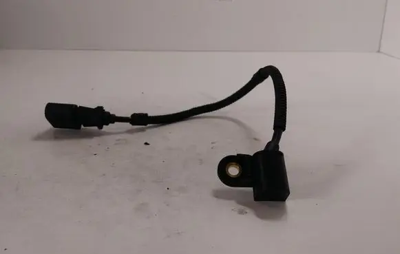 Volkswagen Golf IV Camshaft position sensor 9805940