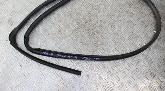 Honda Jazz Front door rubber seal 72325-T5A
