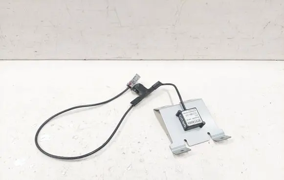 Citroen C-Crosser Aerial GPS antenna 8751A004 0826M418A 3AP131