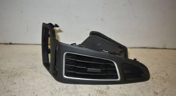 Ford Focus Dashboard side air vent grill/cover trim VBM51018B08